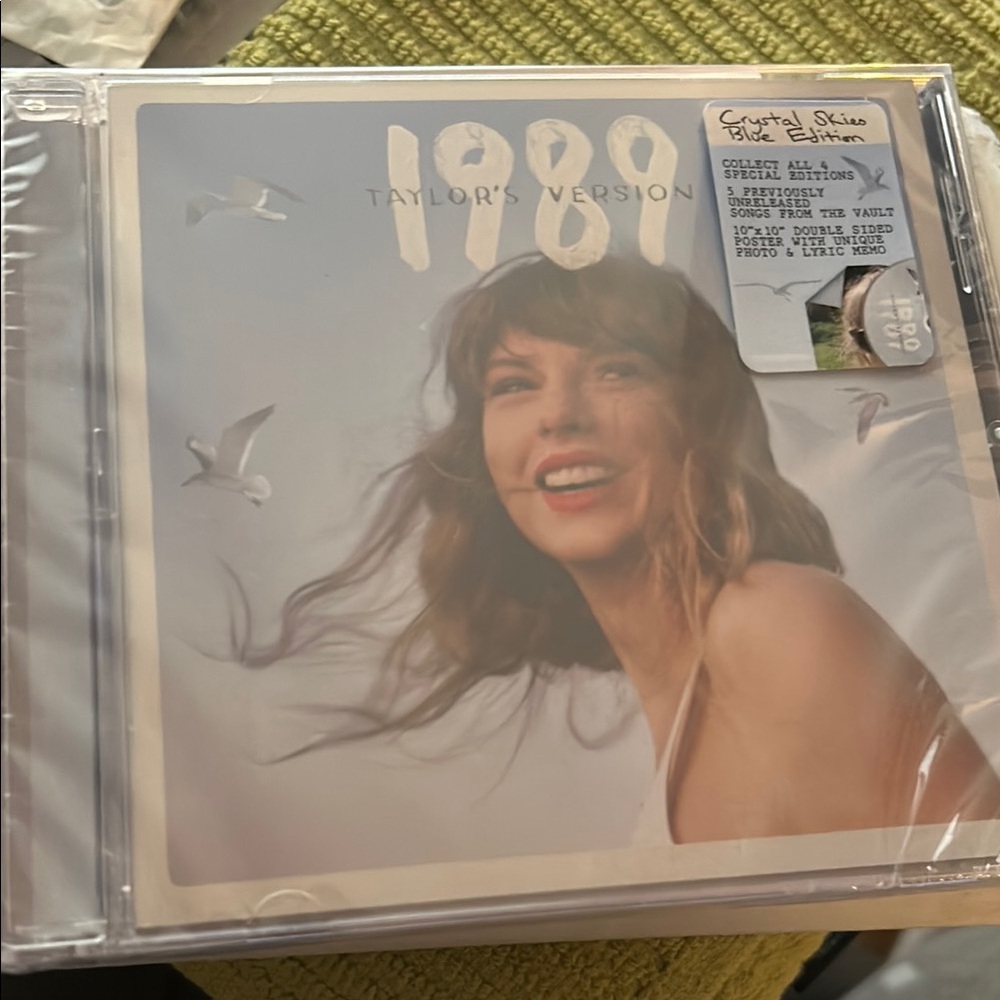 Taylor Swift 1989 CRYSTAL SKIES BLUE EDITION
